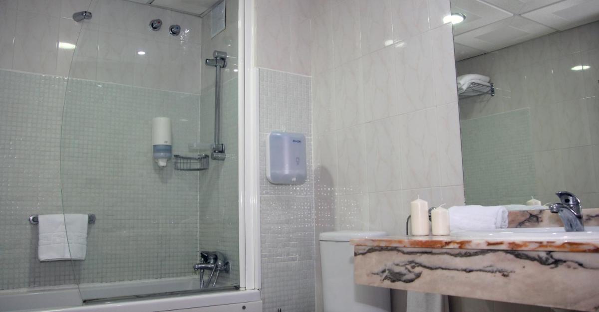 Hospedium Hotel Sky Blu Torre de Sevilla - Housity
