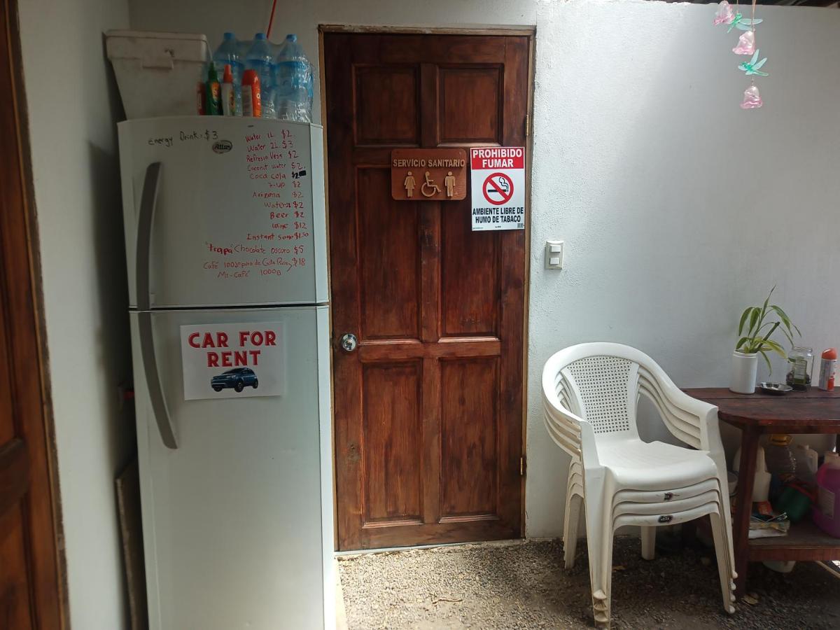 Hogar tico-estadounidense cerca de aeropuerto - Housity