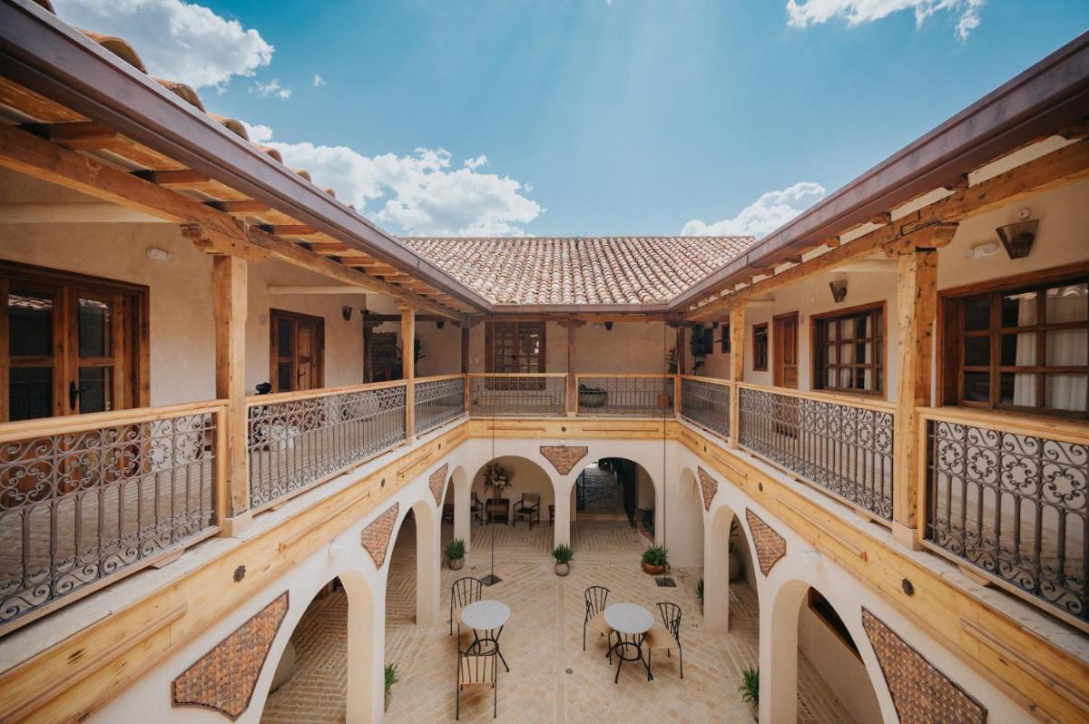 Hotel La Corada - Housity