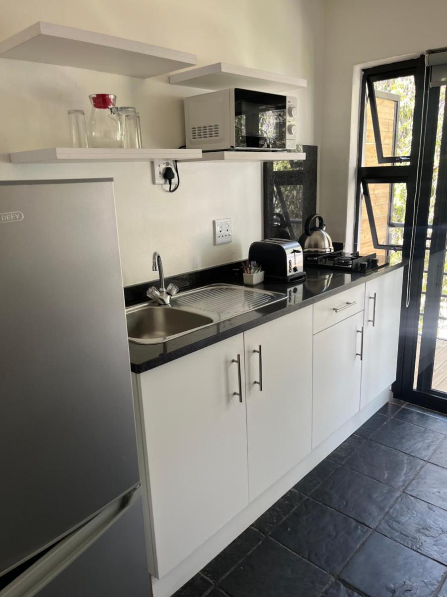 Vetho 1 Apartments OR Tambo Airport - Housity