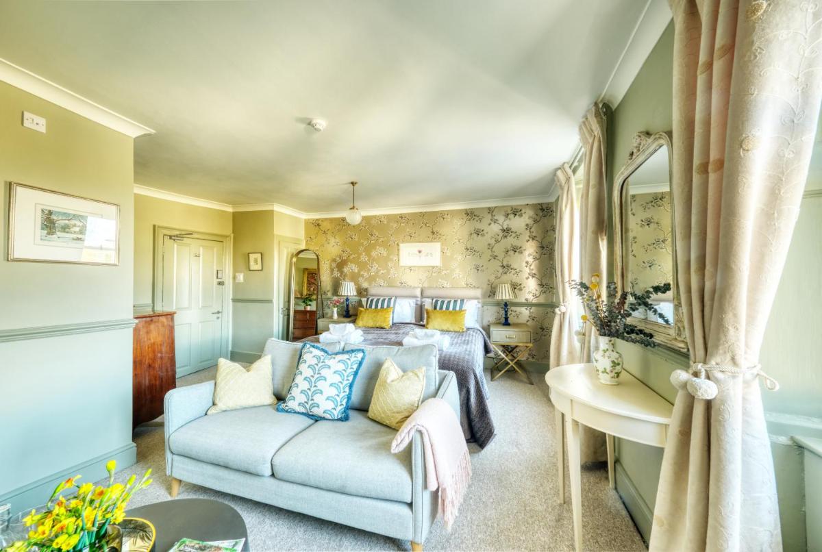Hill House - Housity