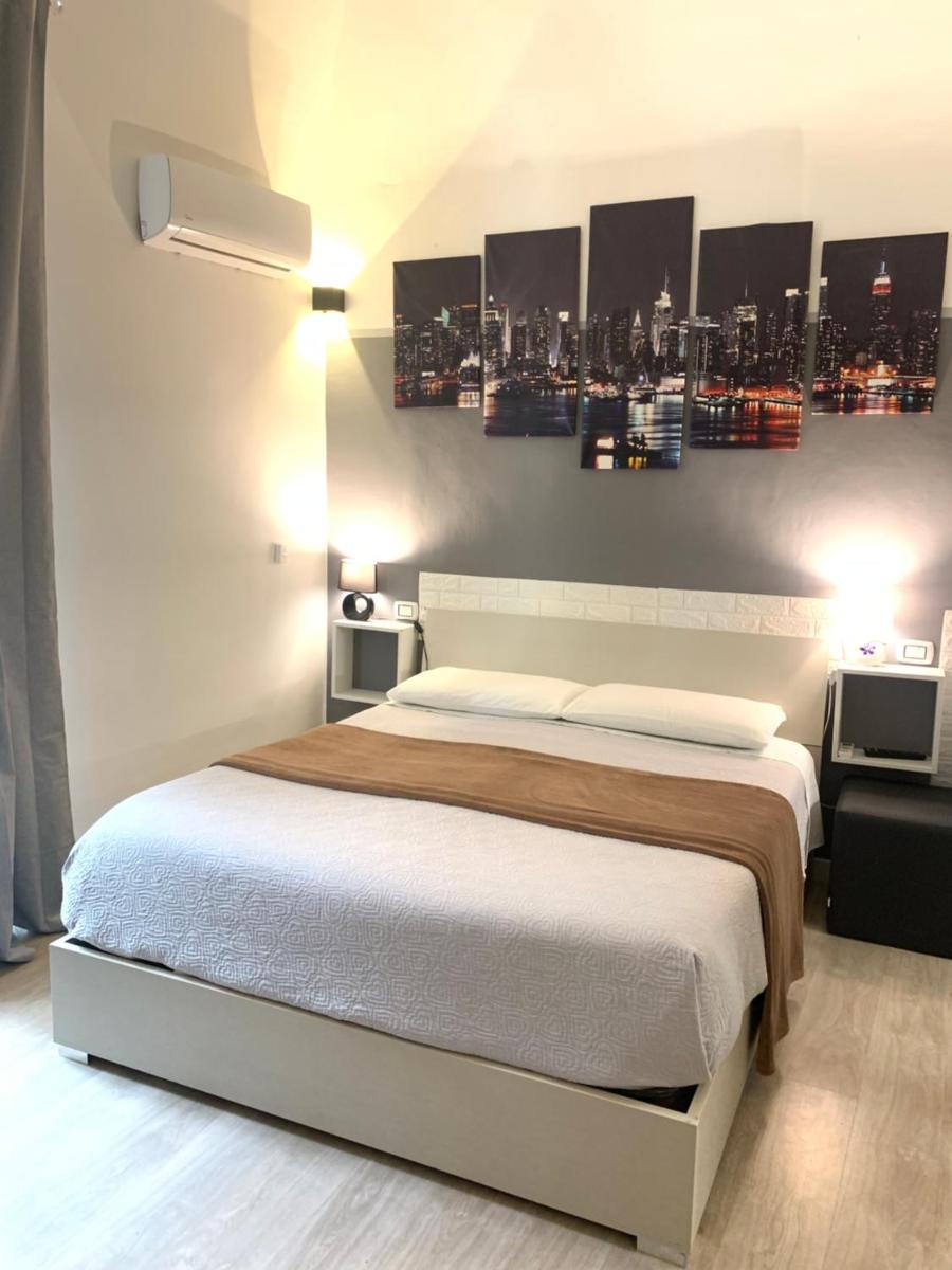 Magda House & Parking - Housity