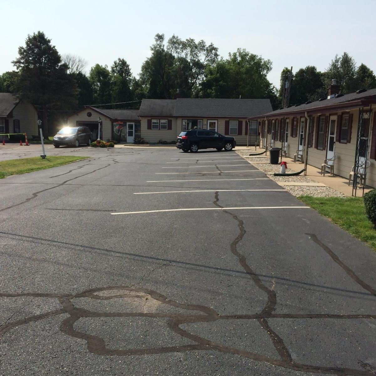 Suitetrails - Howards Motel