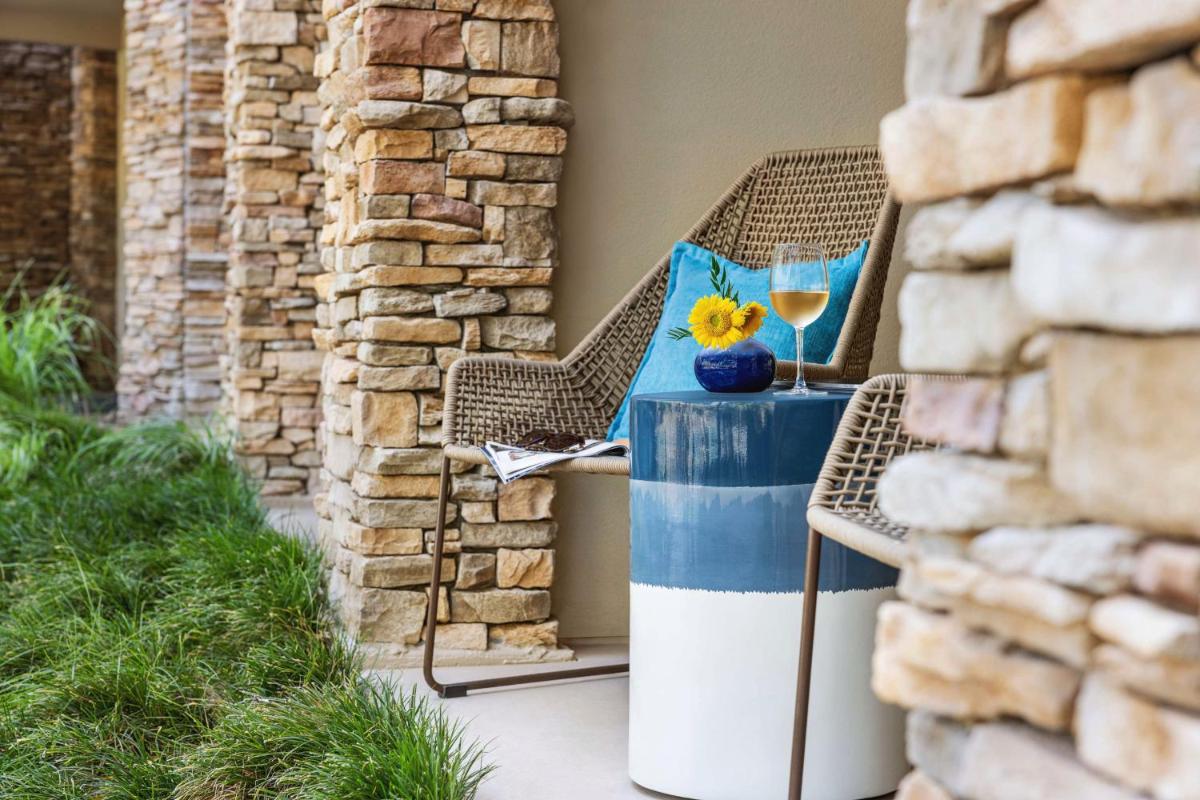 The Woodlands Resort, Curio Collection by Hilton - Housity