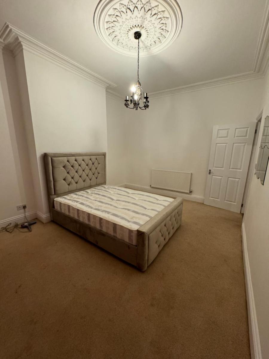 Room No 1 - Housity
