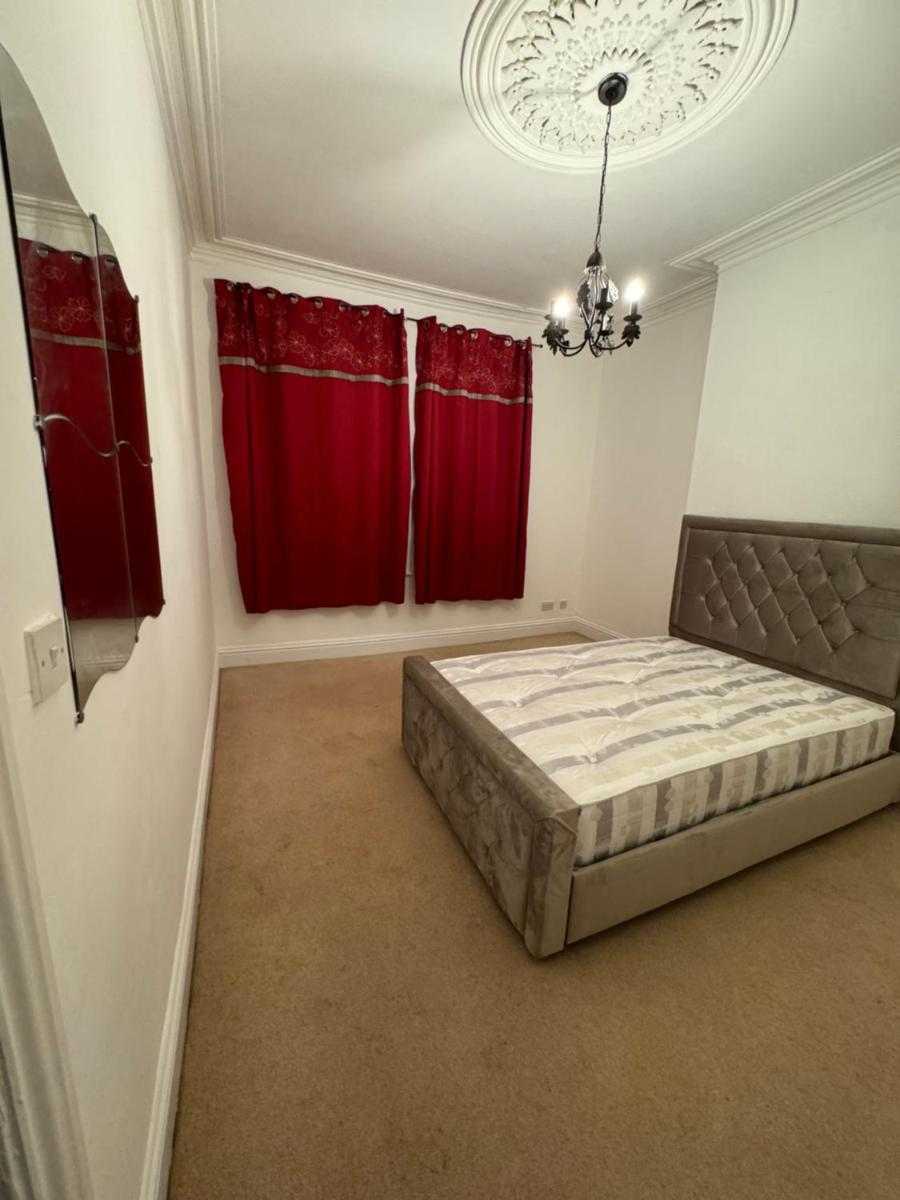 Room No 1 - Housity