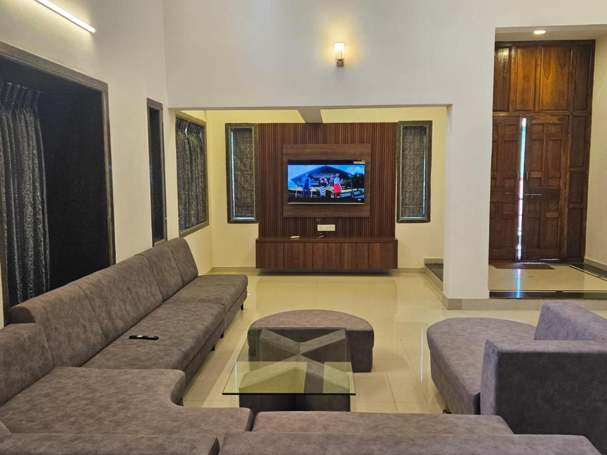 Seven Villa with Swimming pool - Hizvo