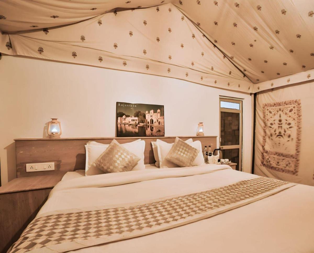 Griat sandy desert camp jaisalmer - Housity