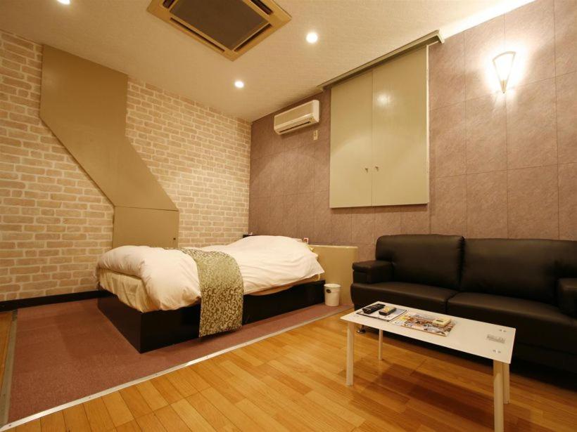 Twin - Housity