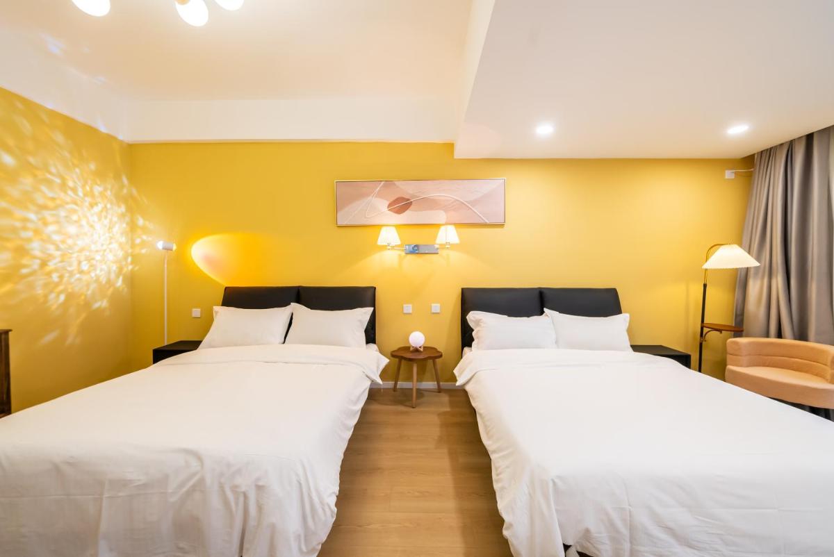 Cloud Expo Apartment - Housity