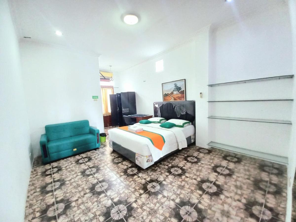 Homestay Jogja Samirono Dekat UNY by Simply Homy - Housity