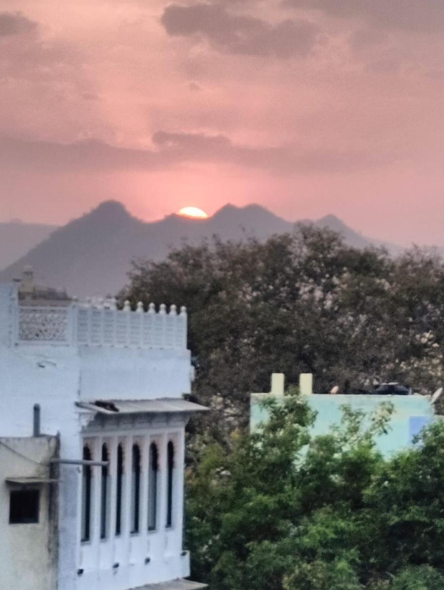 Devi Villa - Housity