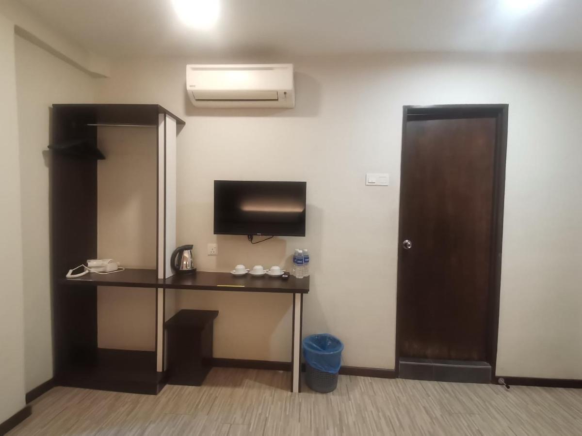 Grand Kapar Hotel Kuala Selangor - Housity