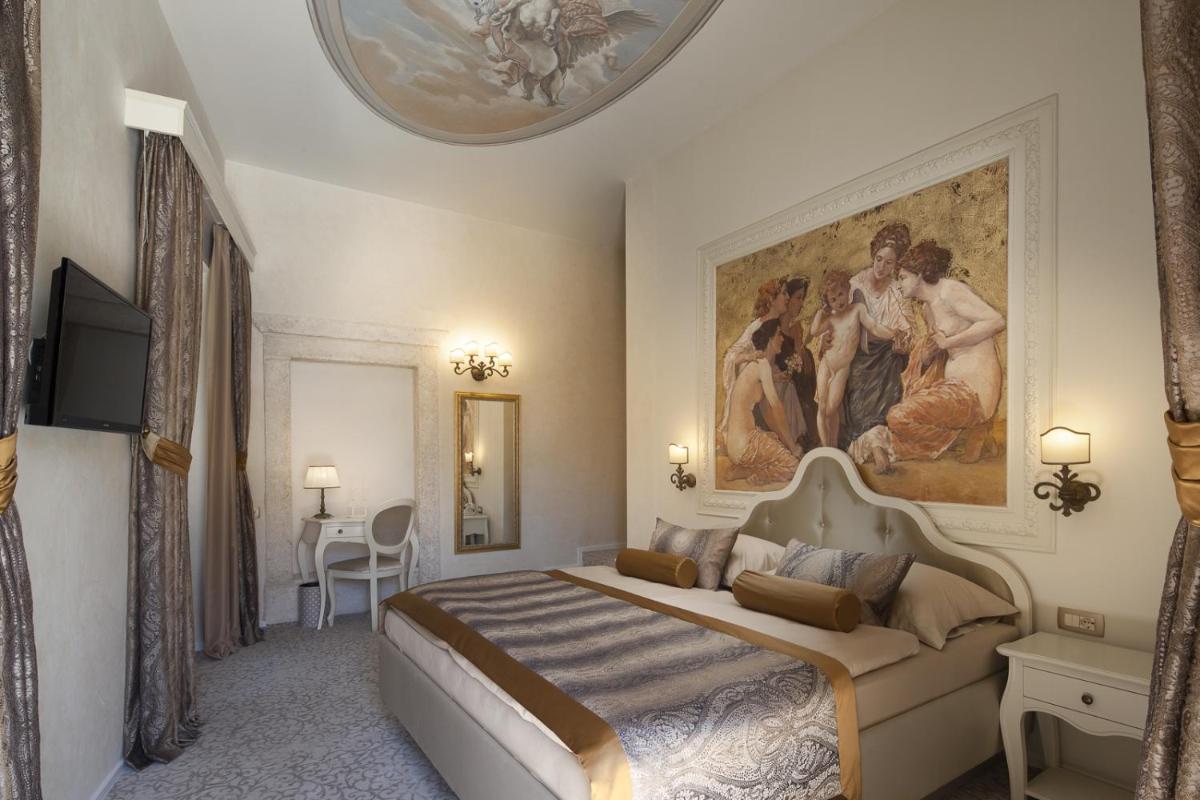 Heritage Hotel Life Palace - Housity