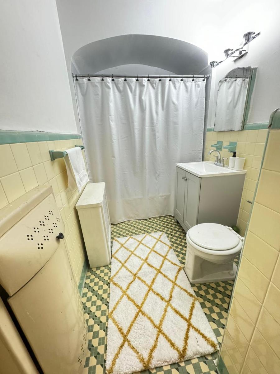 Stay Rego Park - Housity