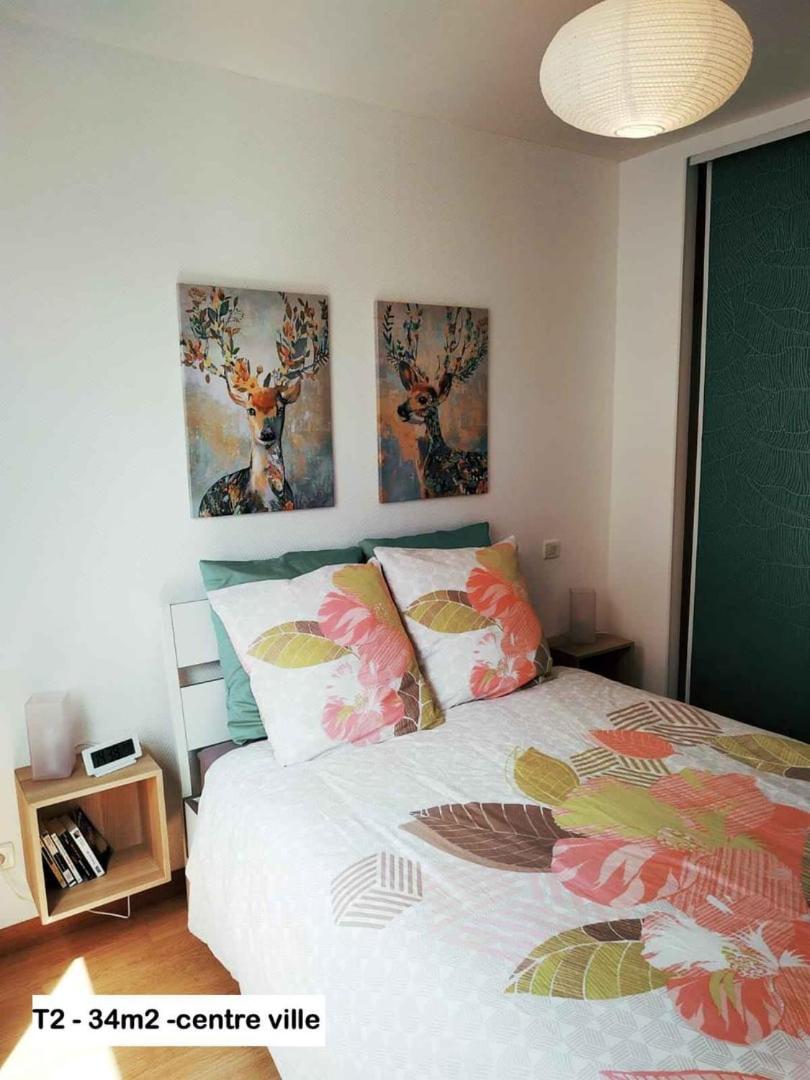 2 min walk from train station and center of Tours - Housity