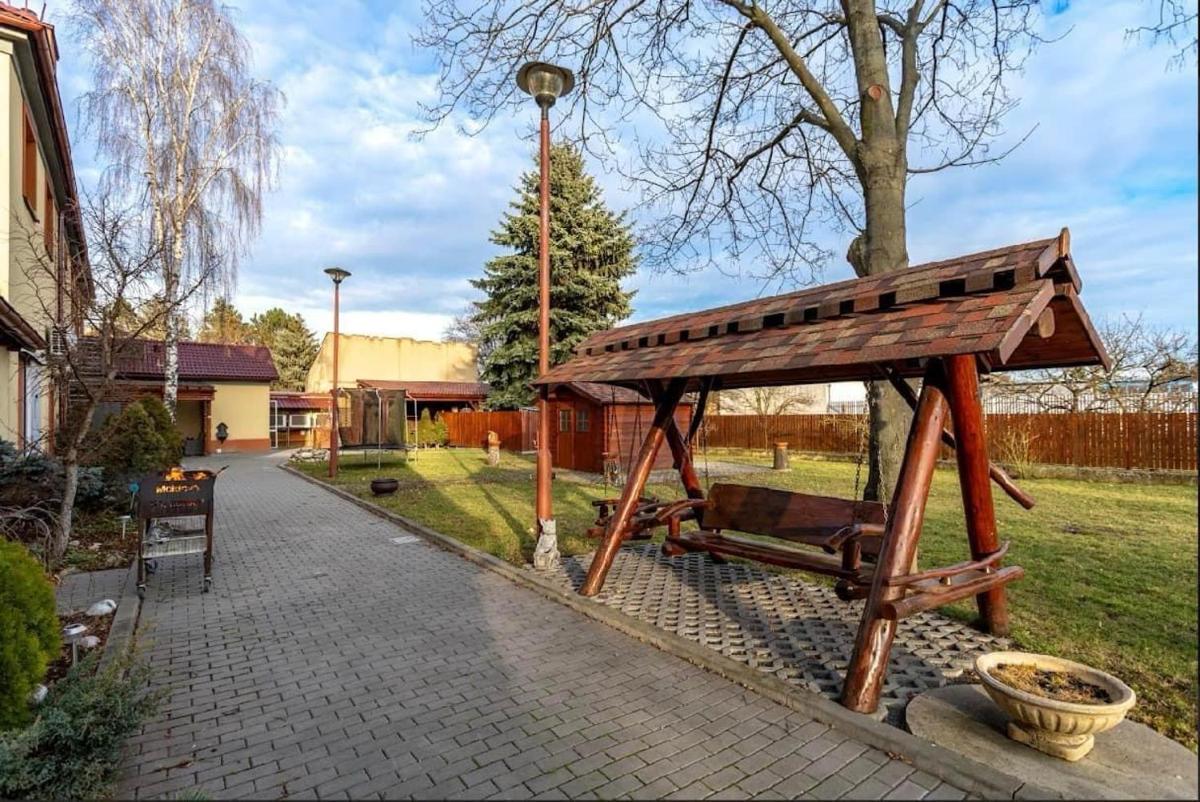 Penzion U Císařské cesty - Housity