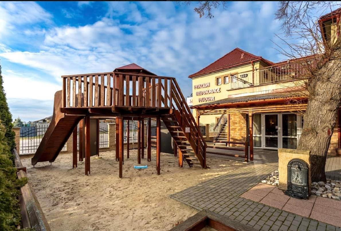 Penzion U Císařské cesty - Housity