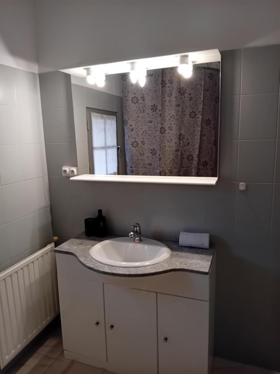 Maison au bord de l'eau et au calme pour les vacances - Housity