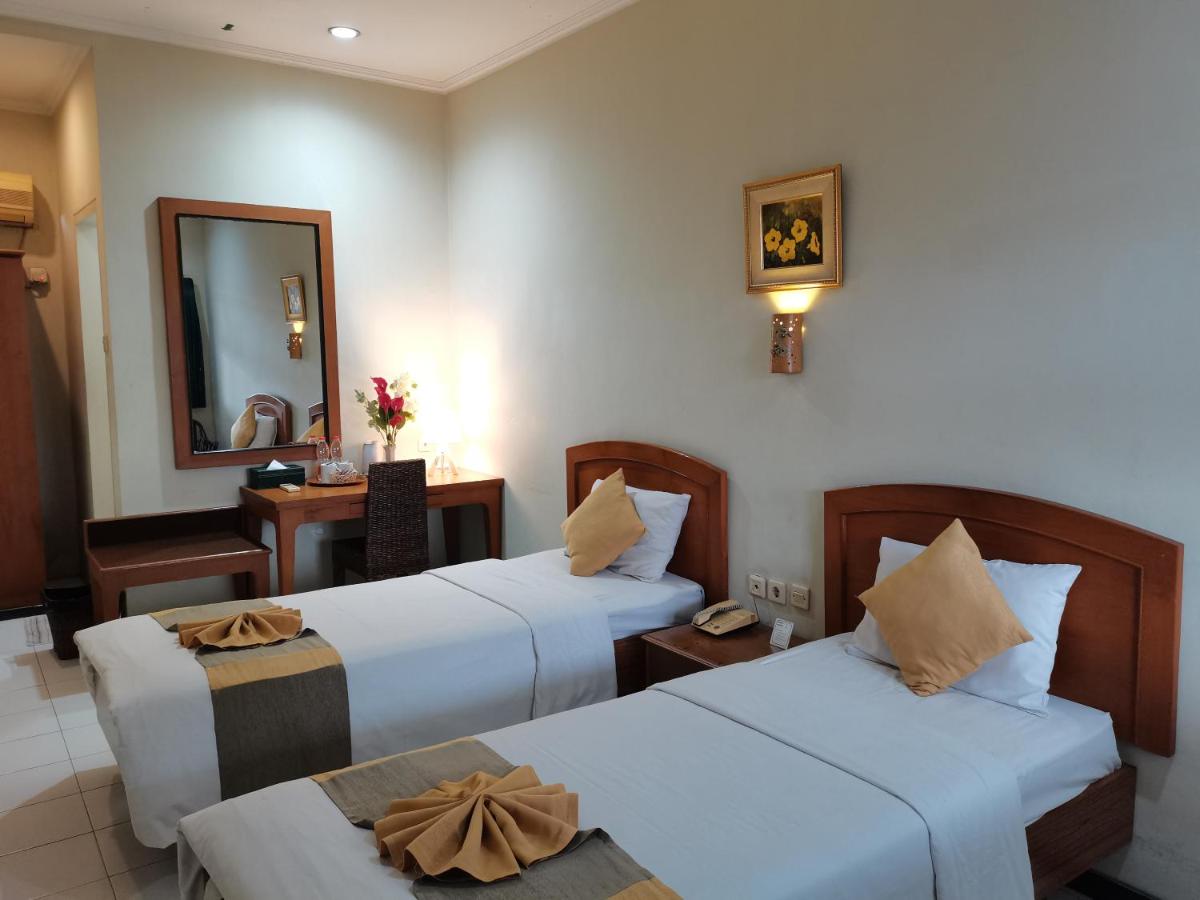 Suitetrails - Hotel Catur Putra