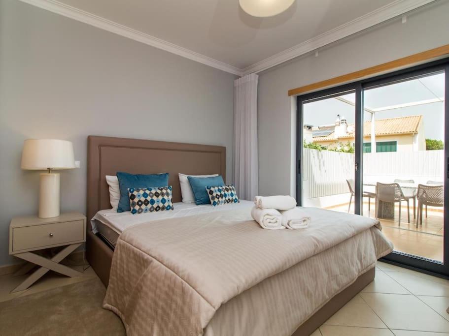 Suitetrails - Magnólia House - Pool View & Privat Garden & Garage