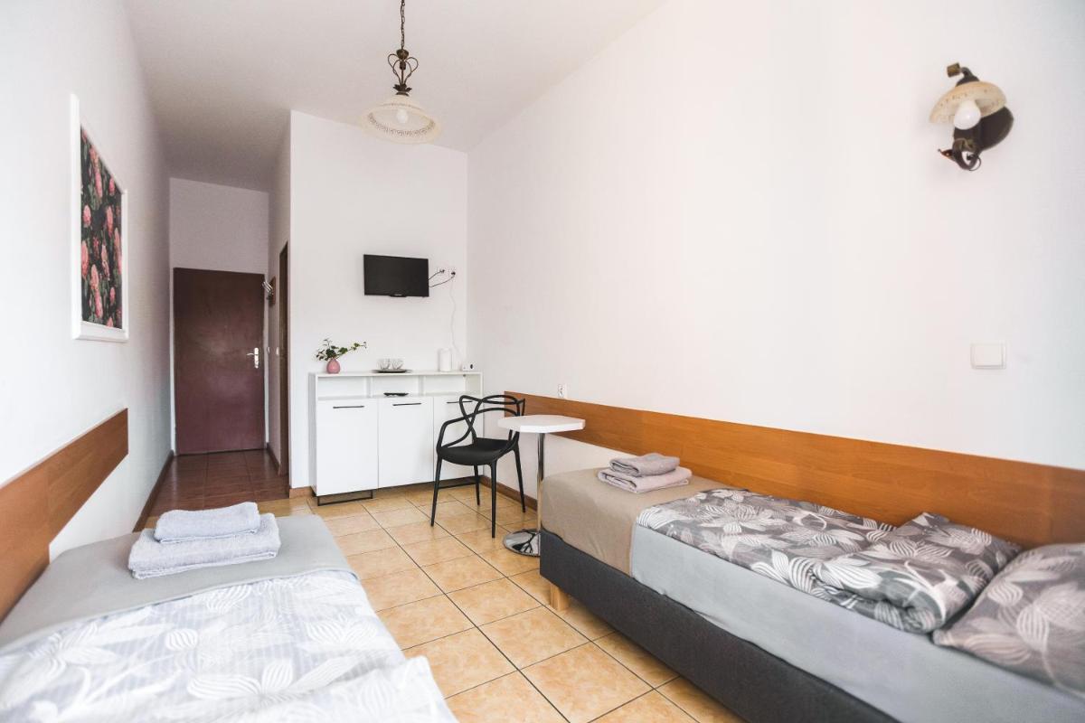 Pokoje gościnne LECH - Housity