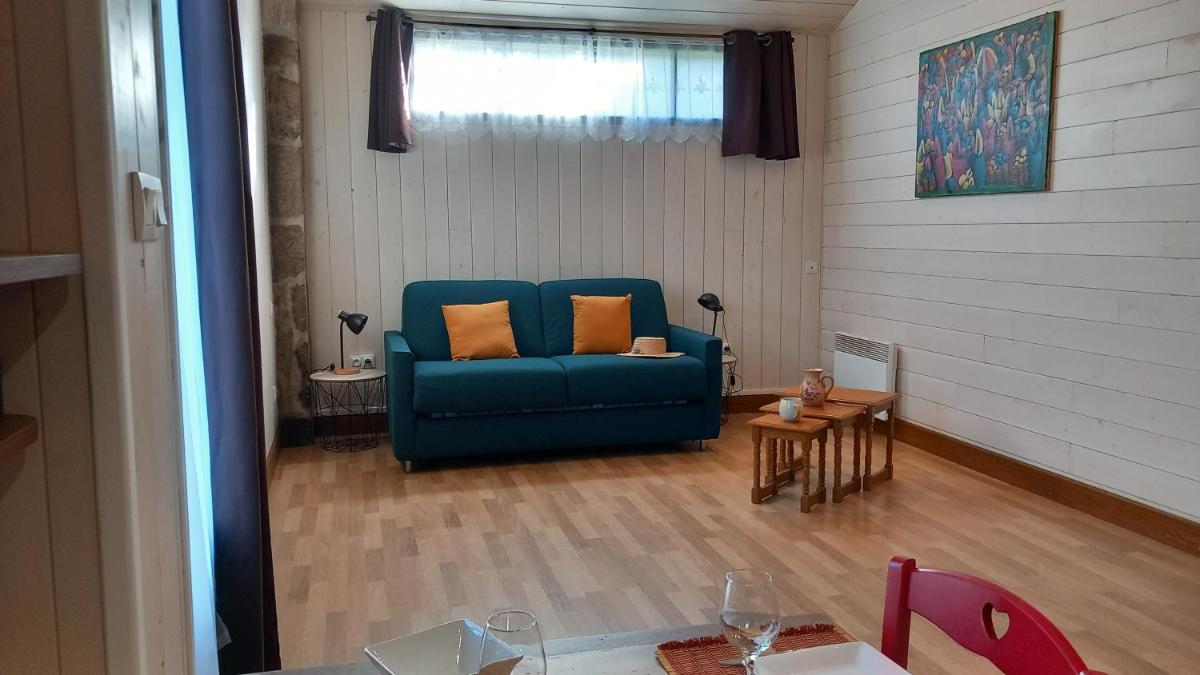 Chambres et gîte dans un lieu calme et champêtre Gourgé Les Grippeaux - Housity
