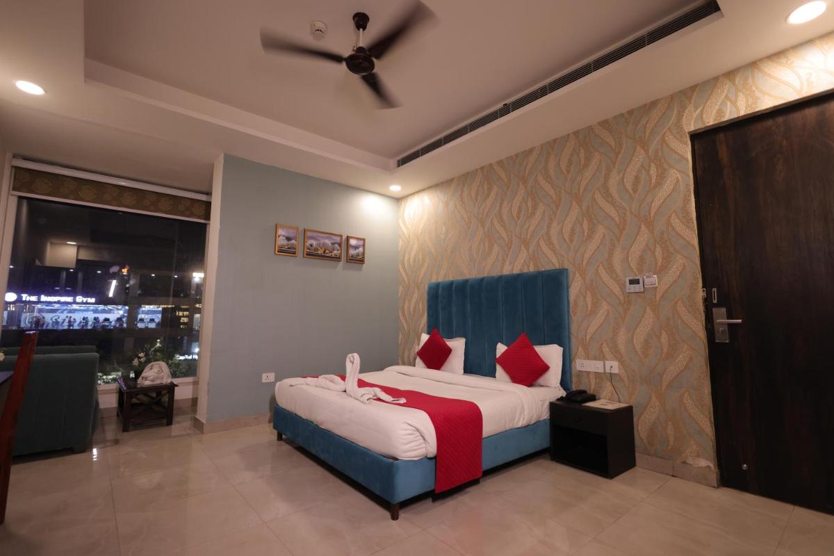 Crown Ceremonies - Housity