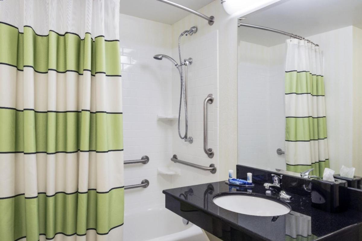 Fairfield Inn & Suites South Bend at Notre Dame - Housity