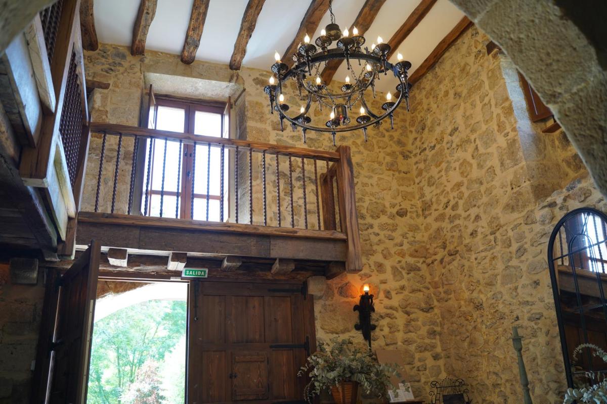 Casa Rural Alvarado - Housity