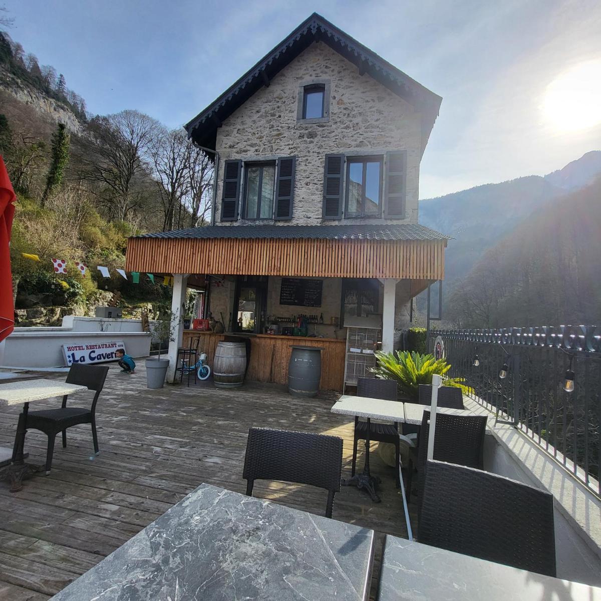 Auberge La Caverne - Housity