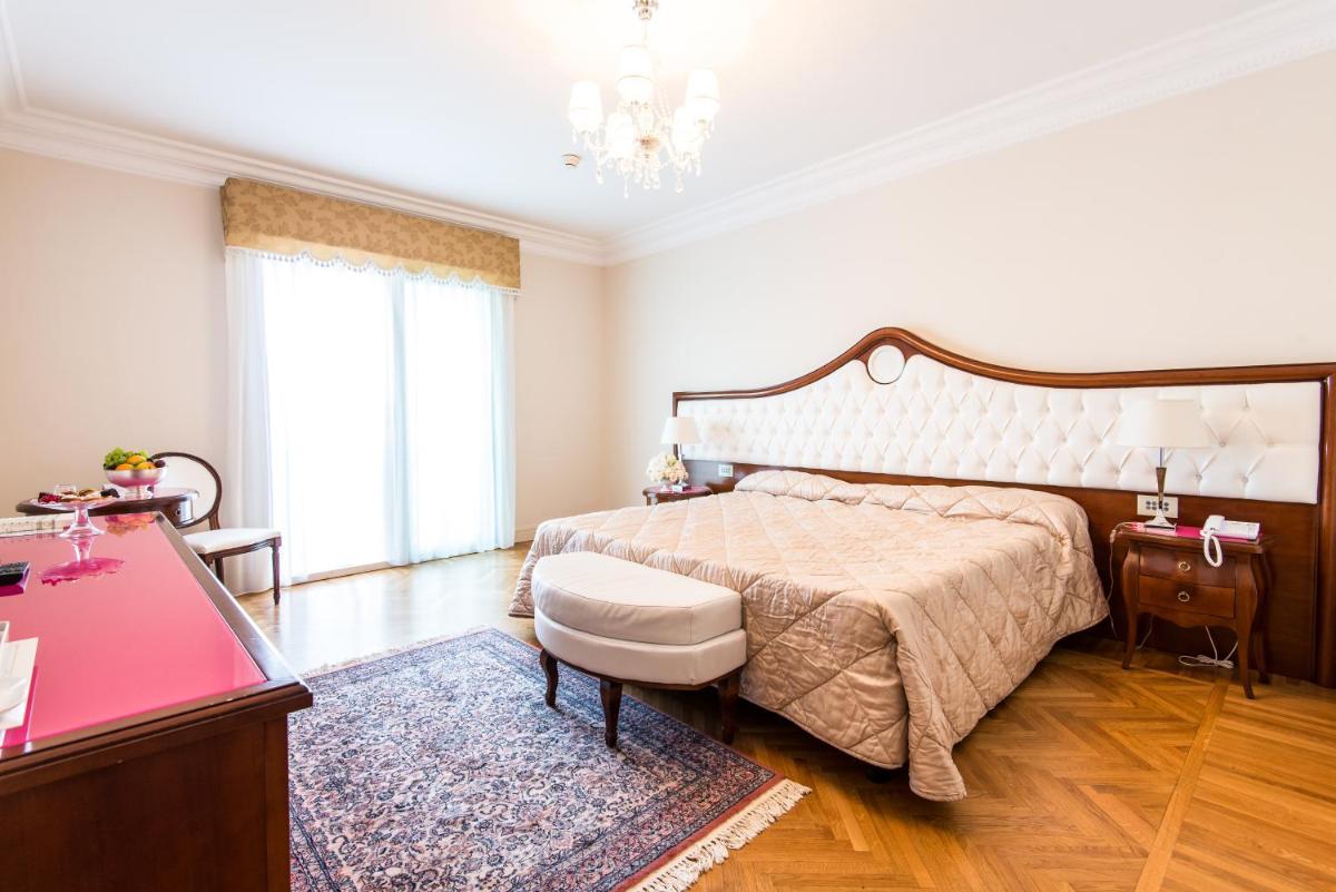 Grand Hotel Italia - Housity