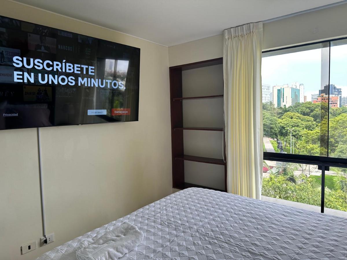 Bonito depa san isidro cama queen home office wifi y cochera - Housity