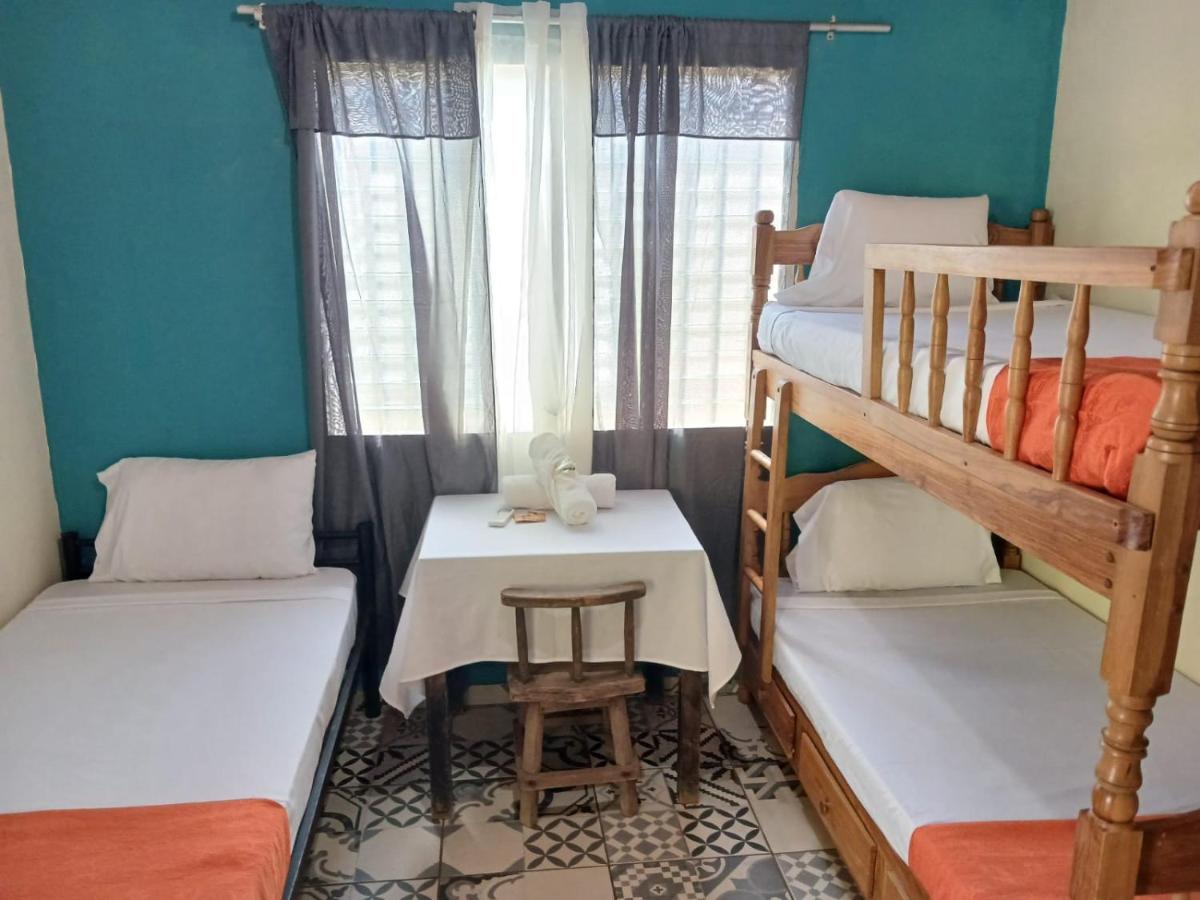 El Rancho De Don Moncho Hostel - Housity