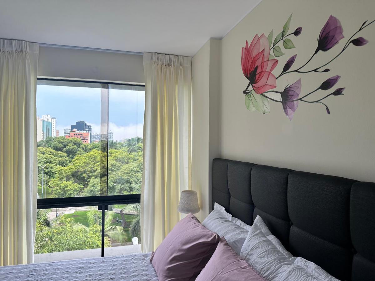 Bonito depa san isidro cama queen home office wifi y cochera - Housity