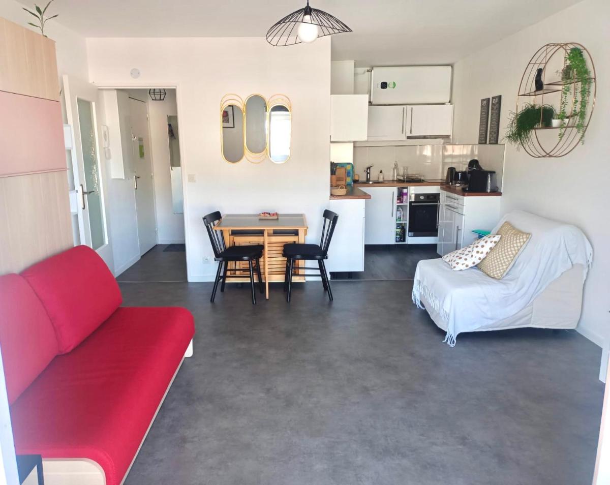 Charmant Studio avec vue sur le port et falaises - Housity