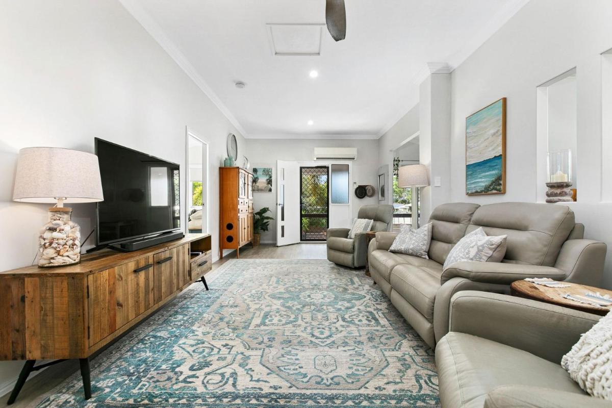 Beachside Serenity - Housity