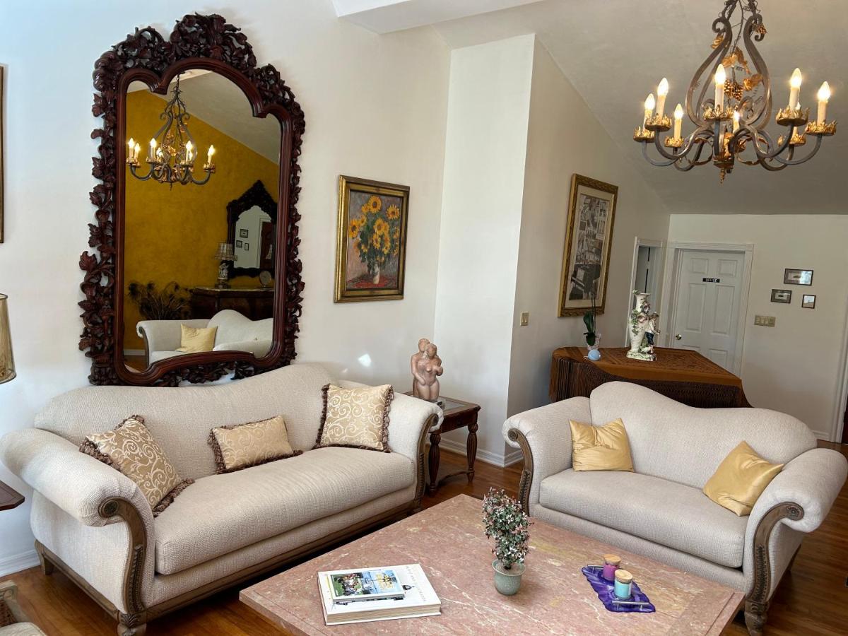 Unwind Island 3 Bedrooms 3 full washrooms - Housity