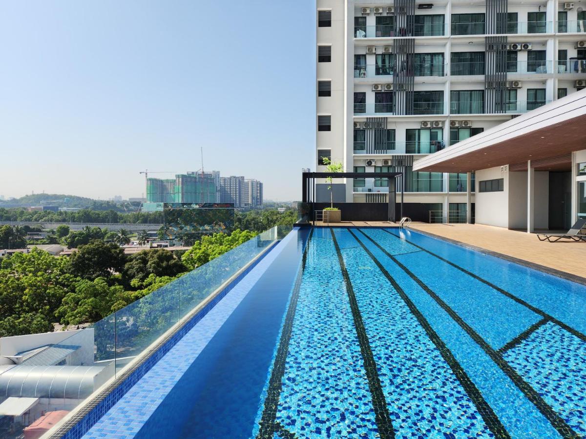 Suitetrails - FOX Hotel Glenmarie Shah Alam by The Ascott