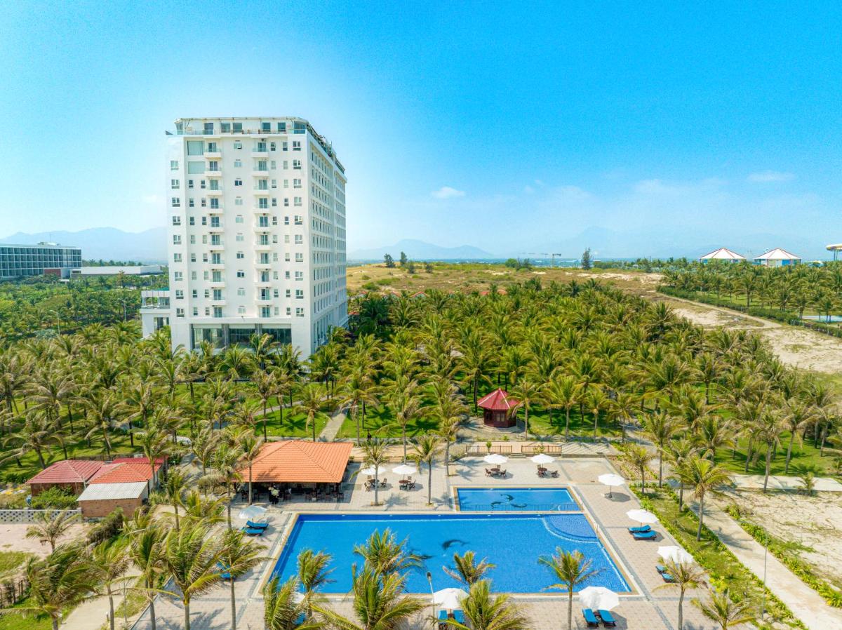 Ocean Waves Resort Cam Ranh - Housity