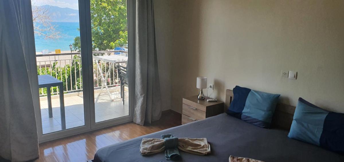 Nafpaktos Beach House - Housity