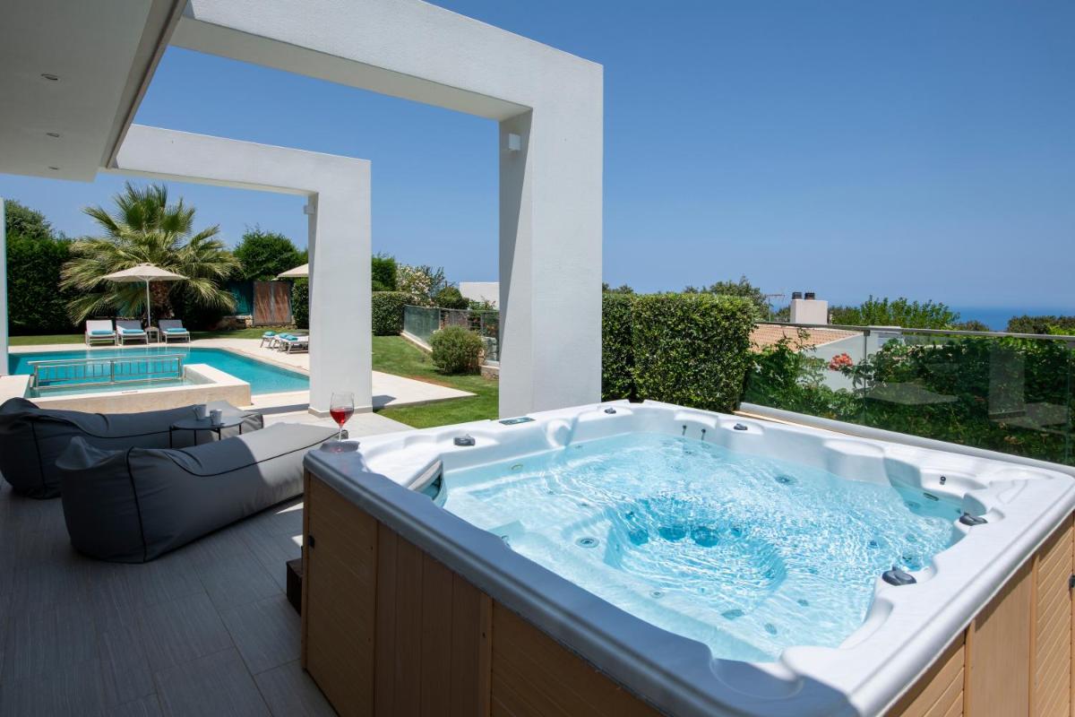 Oak Tree Villas - Housity