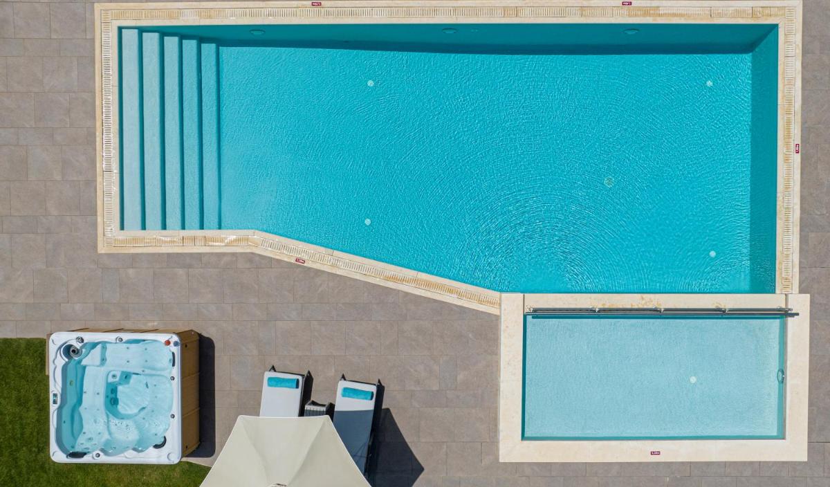 Oak Tree Villas - Housity