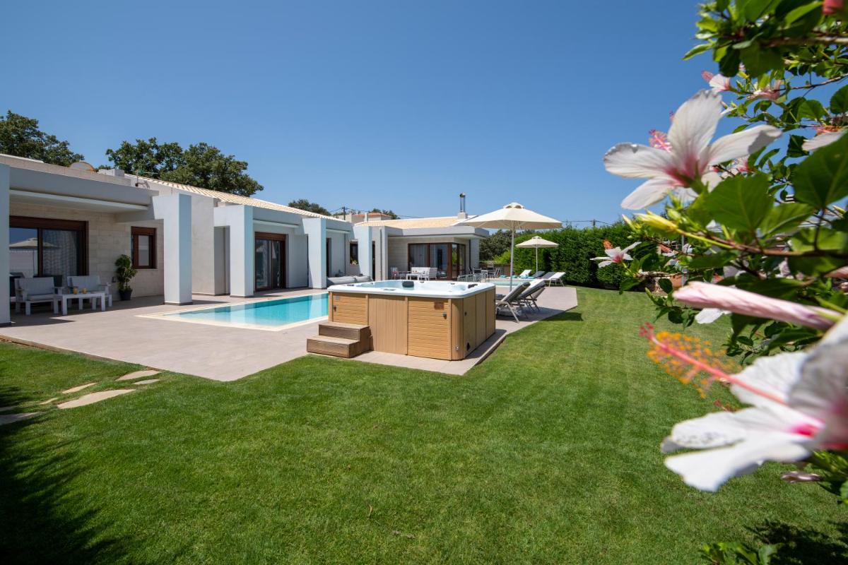 Oak Tree Villas - Housity