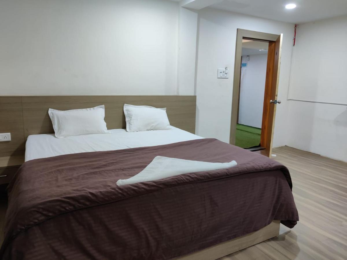 HOTEL NEW RATNAKAR - Housity