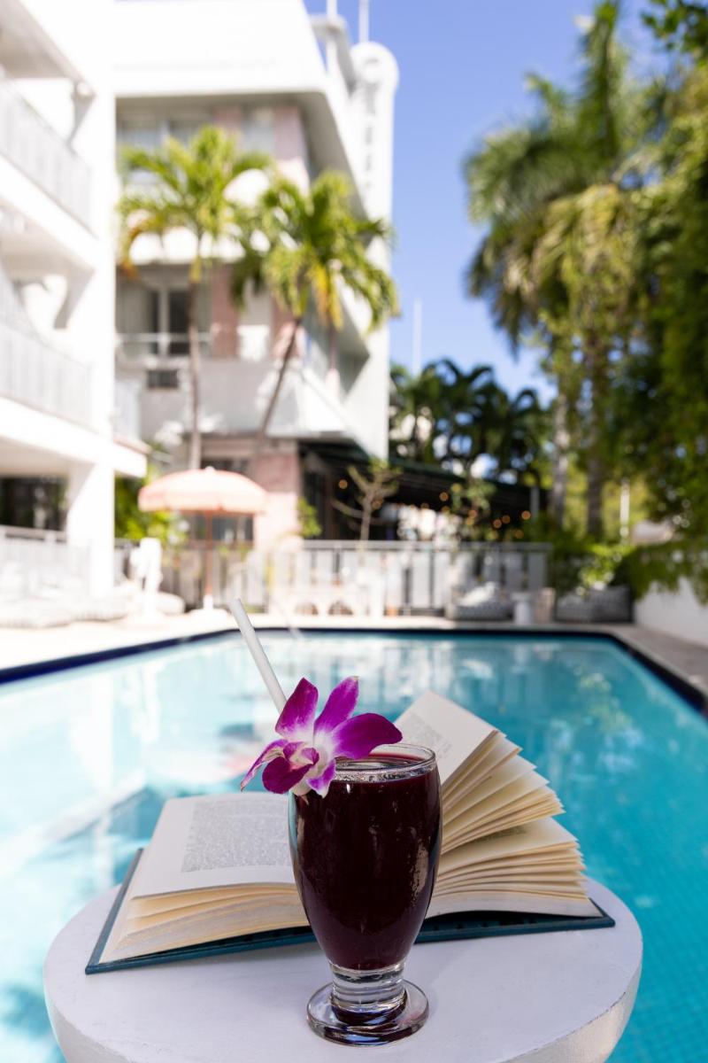 Suitetrails - Crest Hotel Suites