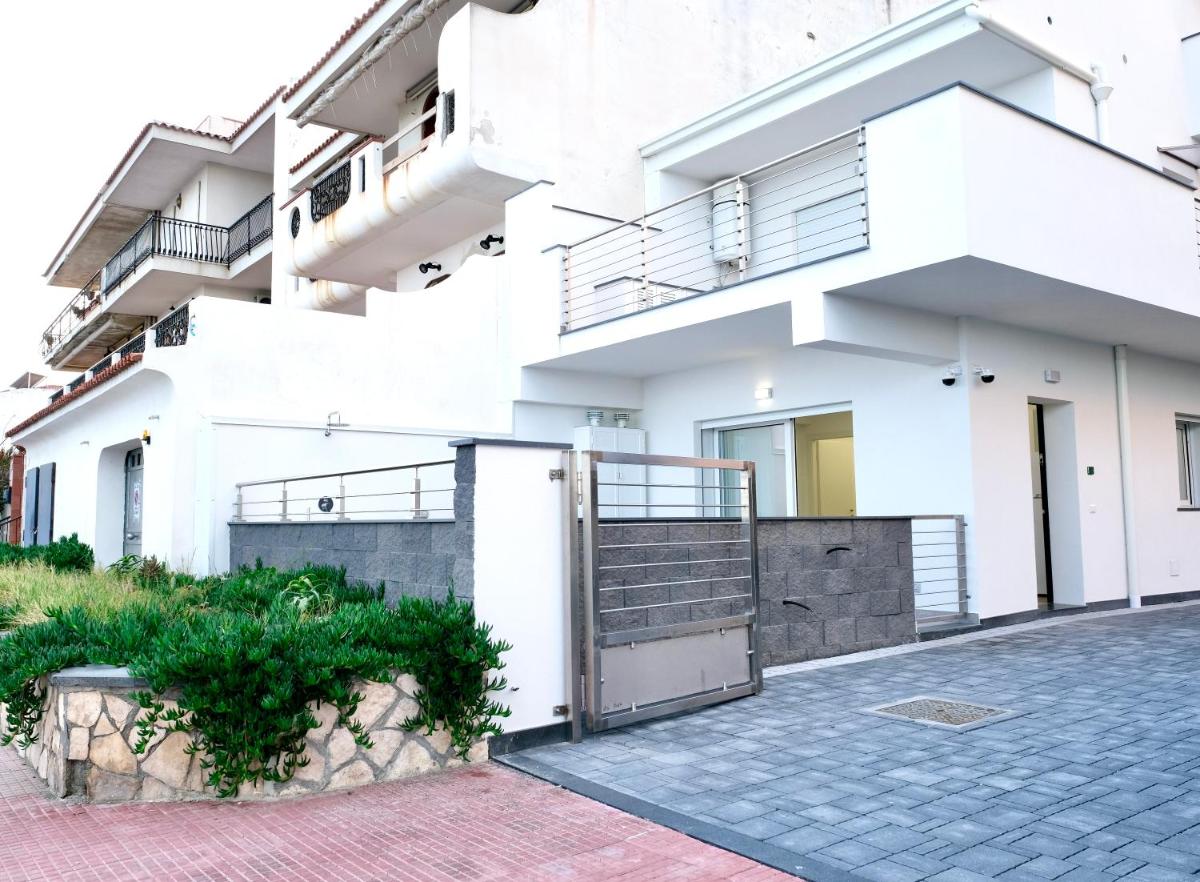 Thetis Apartments - Housity