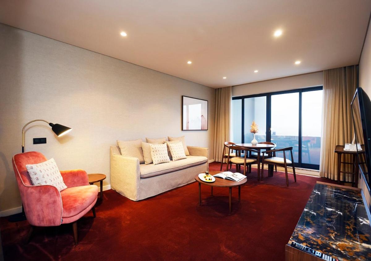 Uma área de estar em Montebelo Viseu Congress Hotel & Spa