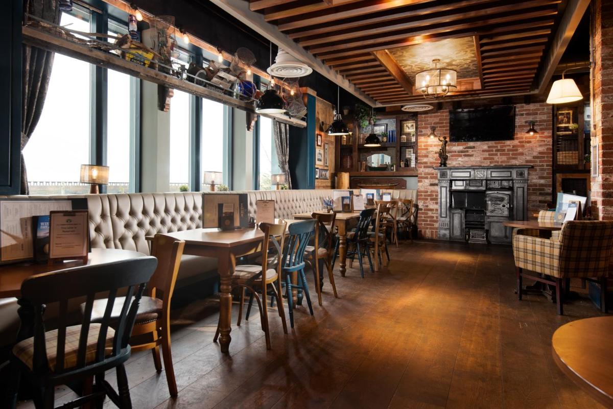 The Commissioners Quay Inn - The Inn Collection Group - Housity