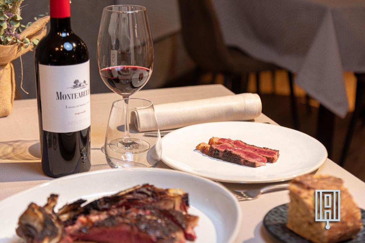 Restaurante Hotel Abadesa - Housity